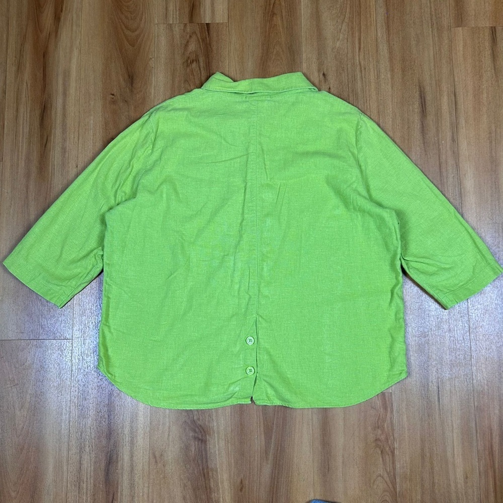 Gepetto Green Blouse with Decorative Patterns and Relaxed Fit 50% Rayon 50% Line - Picture 9 of 12